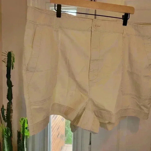 NWT Old Navy OG Chino Cotton‎ Stretchy Cream Shorts, Size 3XL - Picture 2 of 8